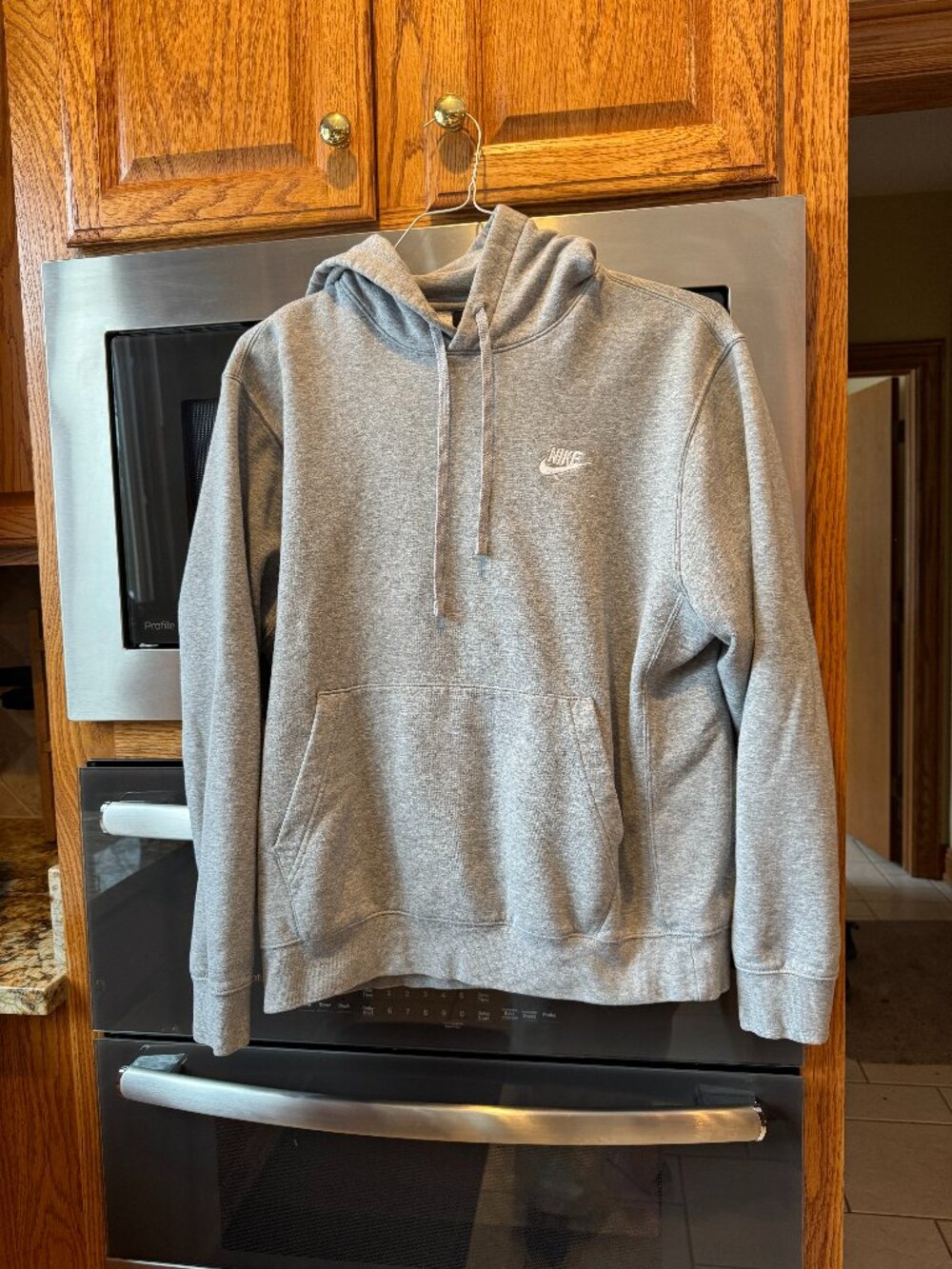 Nike Club Fleece Hoodie Men’s Medium Pullover Long Sleeve Light Grey